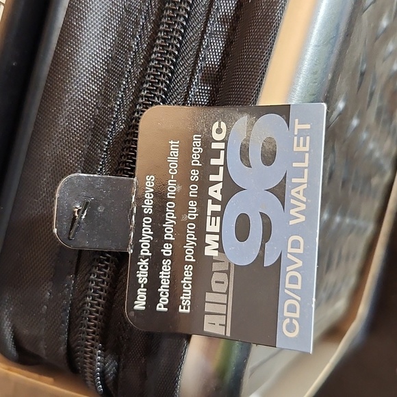 ALLOY Metallic CD DVD Wallet 96 - Picture 6 of 6